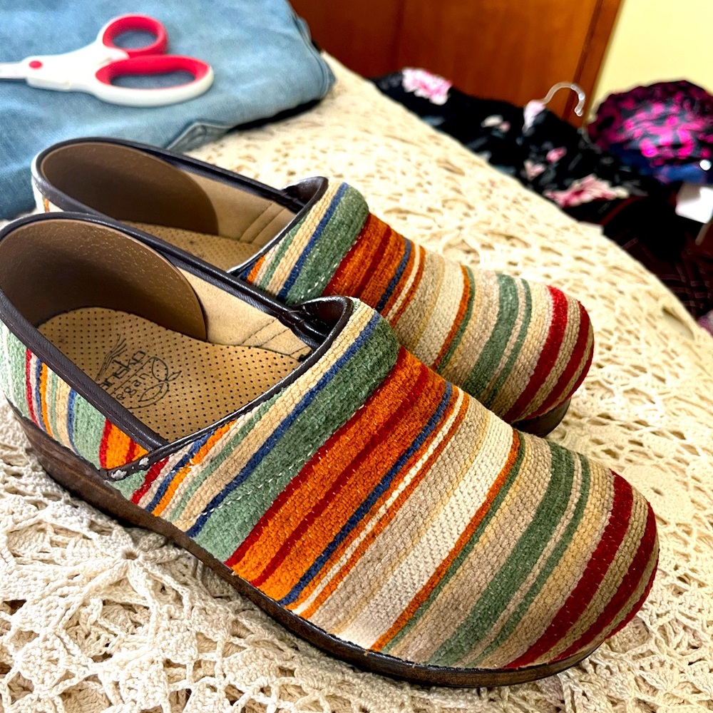 Dansko Neutral Earthy Vegan Pro Sunset Southwestern Boho Hippie Clogs ~ EU39 US9